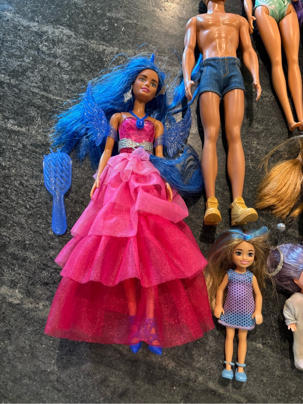 Barbie Doll Bundle Lot of 8 Dolls + Accessories, Baby, Chelsea, Ken & Furniture - Picture 2 of 8